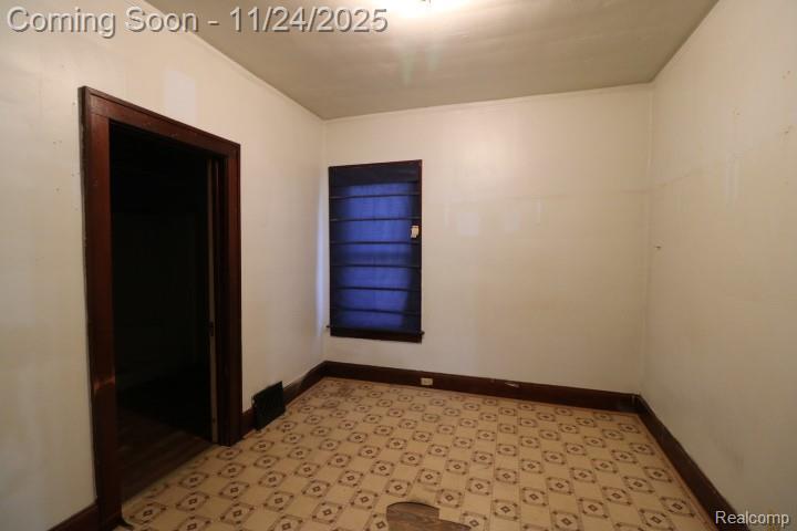 805 N Linn Street, Bay City, MI 48706 — Photo 10
