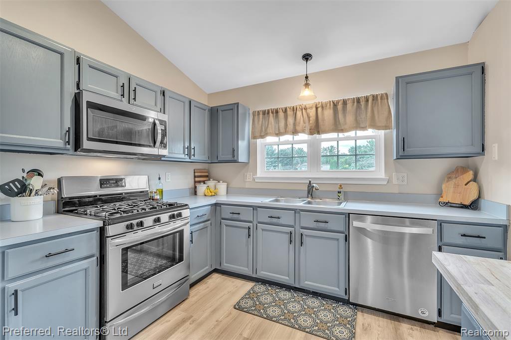7363 Hideaway Drive, Ypsilanti, MI 48197 — Photo 16