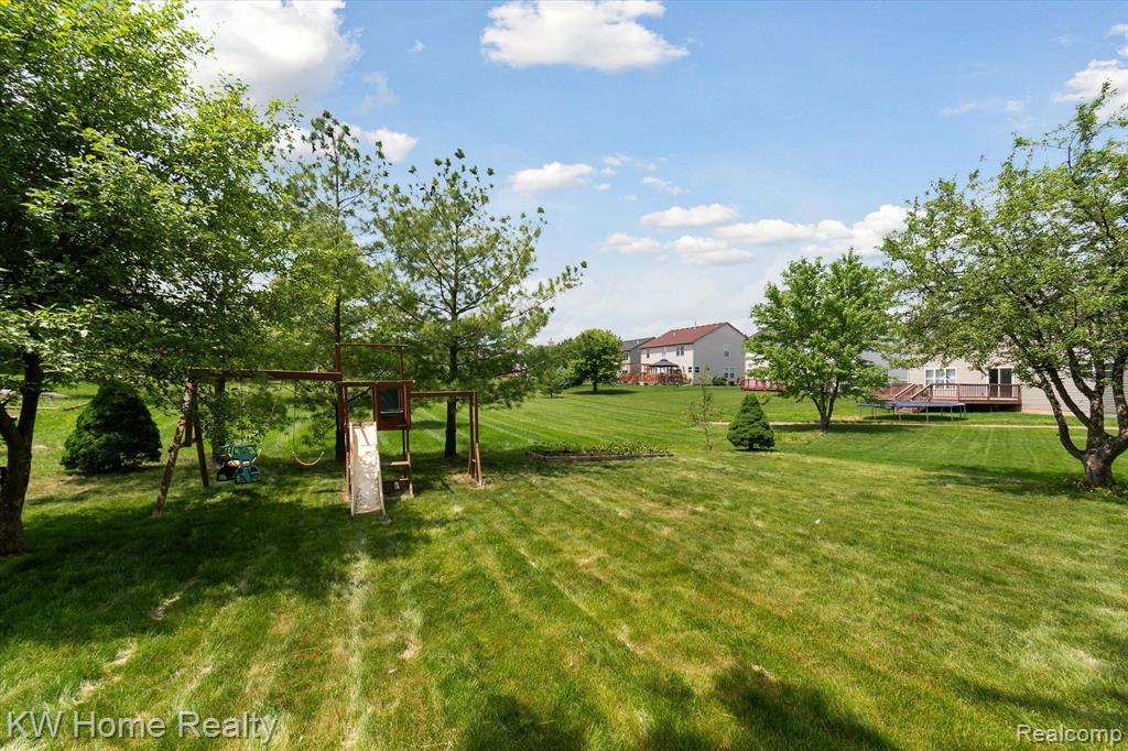 4672 NUTMEG Drive, Ypsilanti, MI 48197 — Photo 56