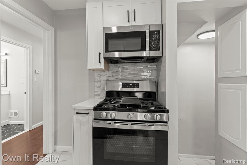 9183 Fenton Avenue, Redford, MI 48239 — Photo 13