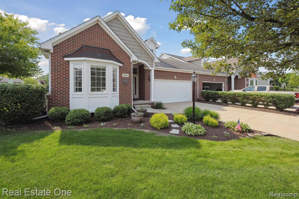 446 Delmar Court, Highland, MI — Photo 3