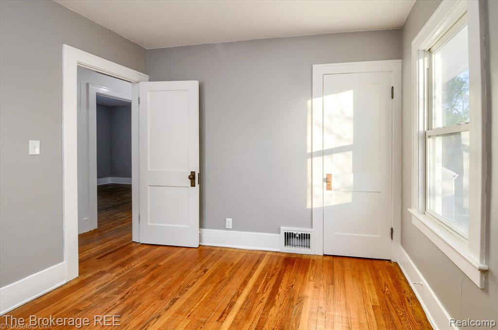 705 FRANK Street, Flint, MI 48504 — Photo 26