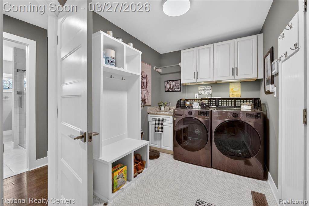946 Dunreath Street, Wolverine Lake, MI 48390 — Photo 19