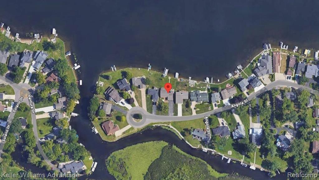 340 Angola Street, Wolverine Lake, MI 48390 — Photo 5