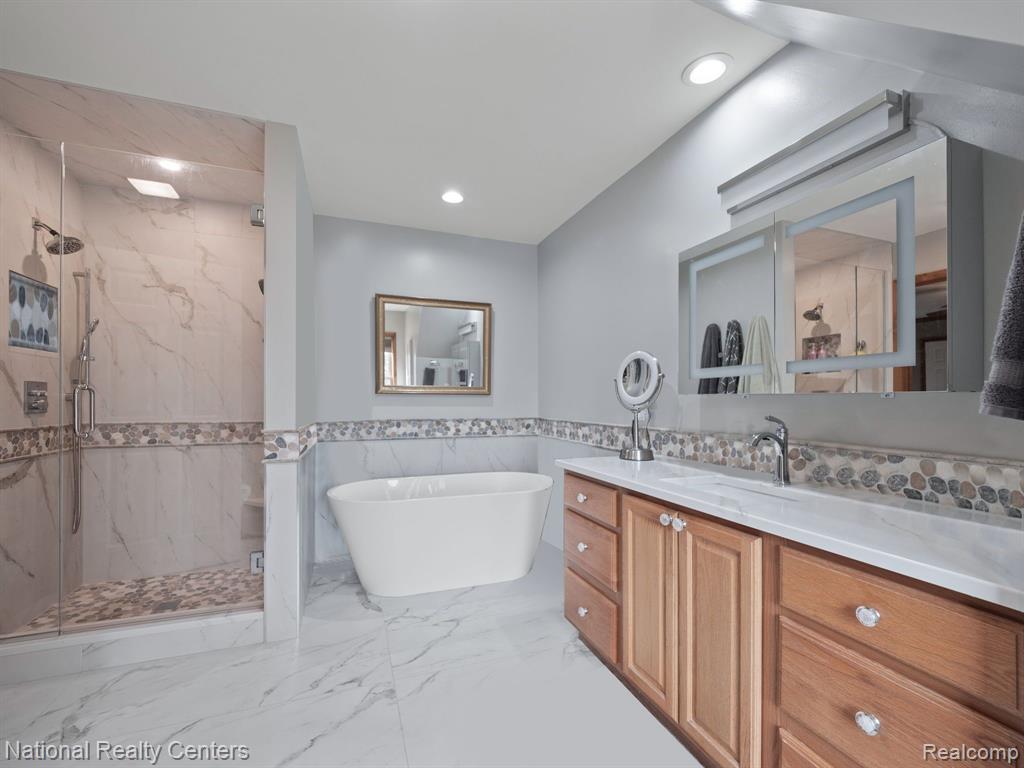 391 MCINTOSH, Almont, MI 48003 — Photo 30
