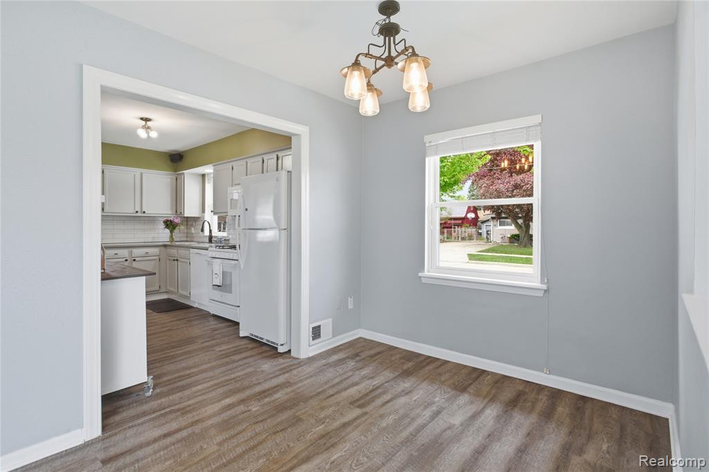 1271 E Barrett Avenue, Madison Heights, MI 48071 — Photo 7
