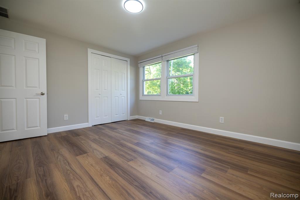 9650 Cooley Lake Road, White Lake, MI — Photo 11