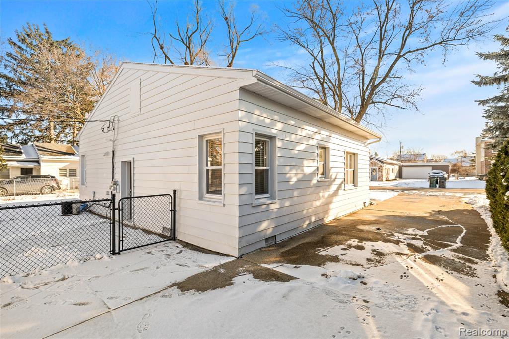 65 Algansee Drive, Troy, MI 48083 — Photo 5