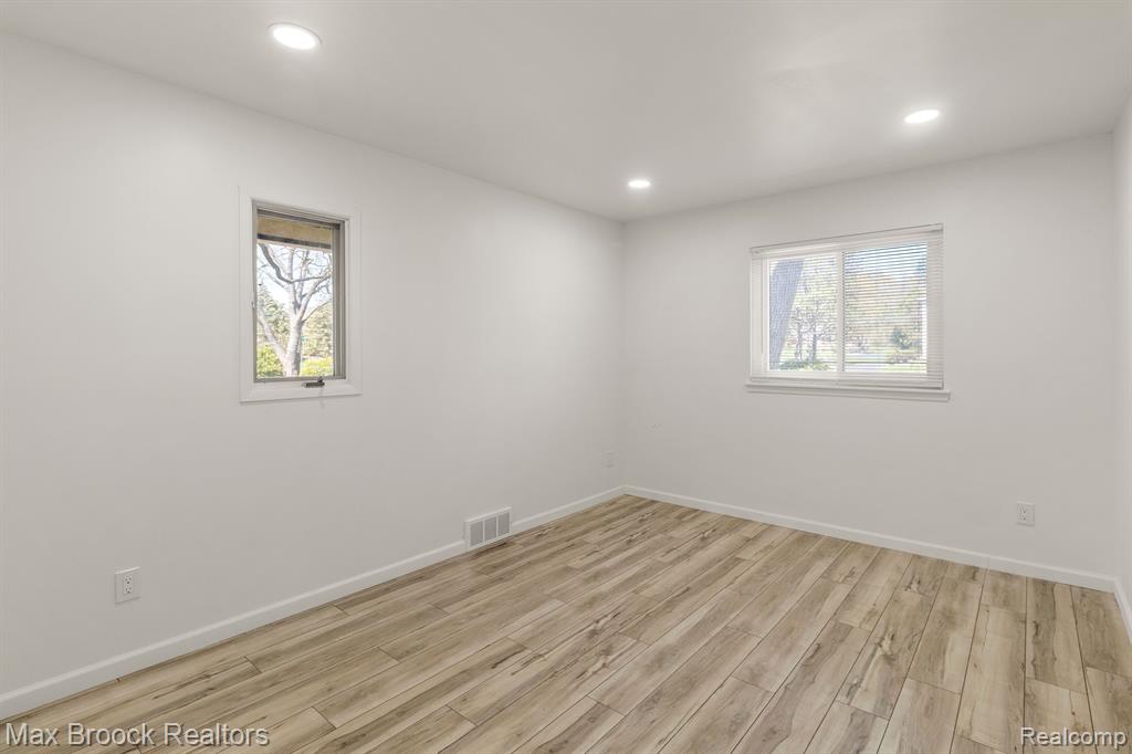 6207 NICHOLAS Drive, West Bloomfield, MI — Photo 24