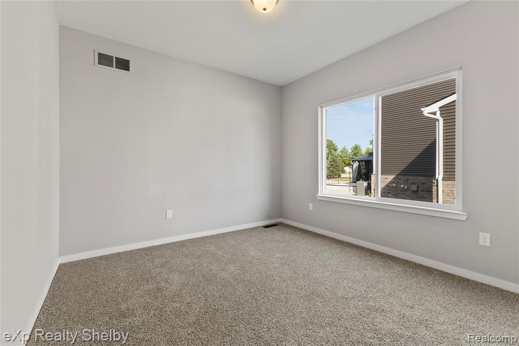 52120 Wellington Valley Drive, Macomb, MI 48042 — Photo 14