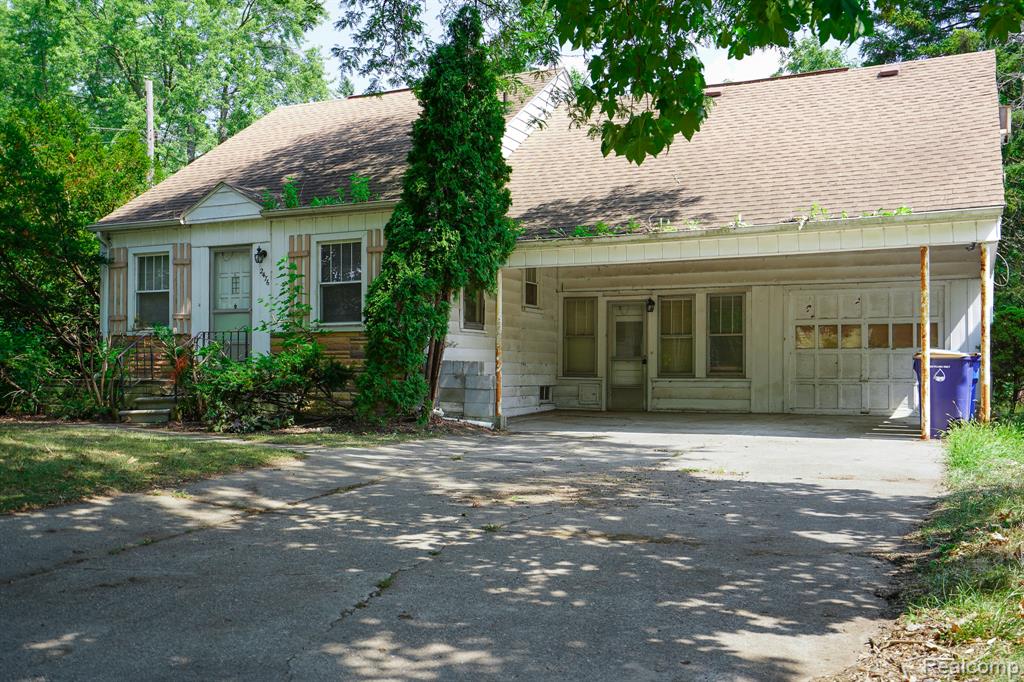 2476 Voorheis Road, Waterford, MI 48328