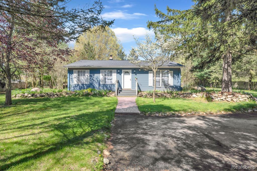4953 CLINTONVILLE Road, Clarkston, MI — Photo 2