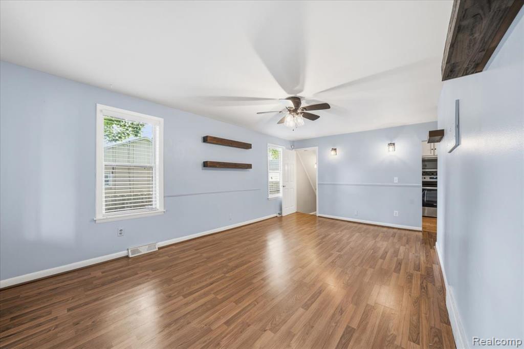 154 East Street, Oxford, MI 48371 — Photo 4