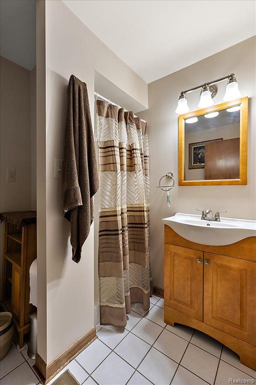 490 Glenn Court, Lake Orion, MI 48362 — Photo 35
