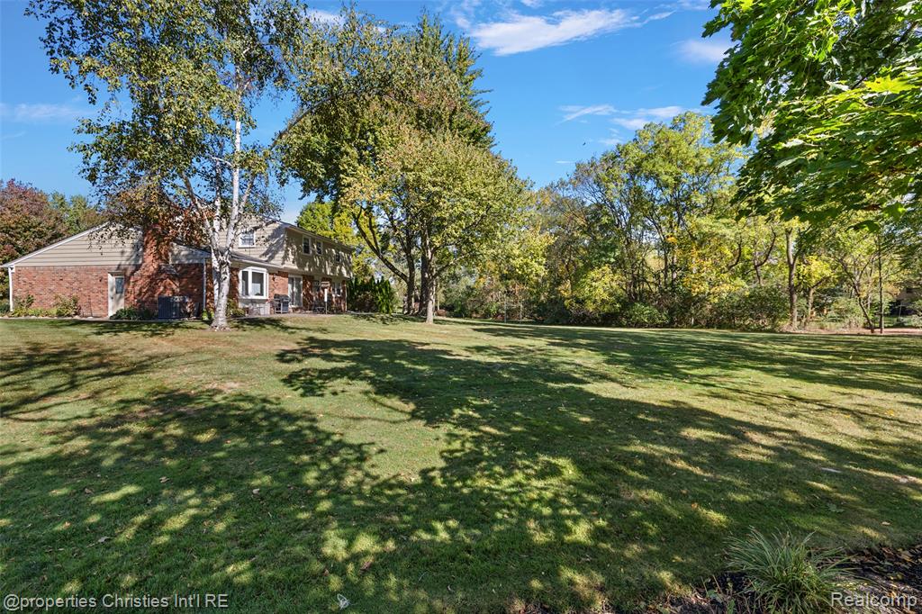 41501 Ladywood Court, Northville, MI 48168 — Photo 36