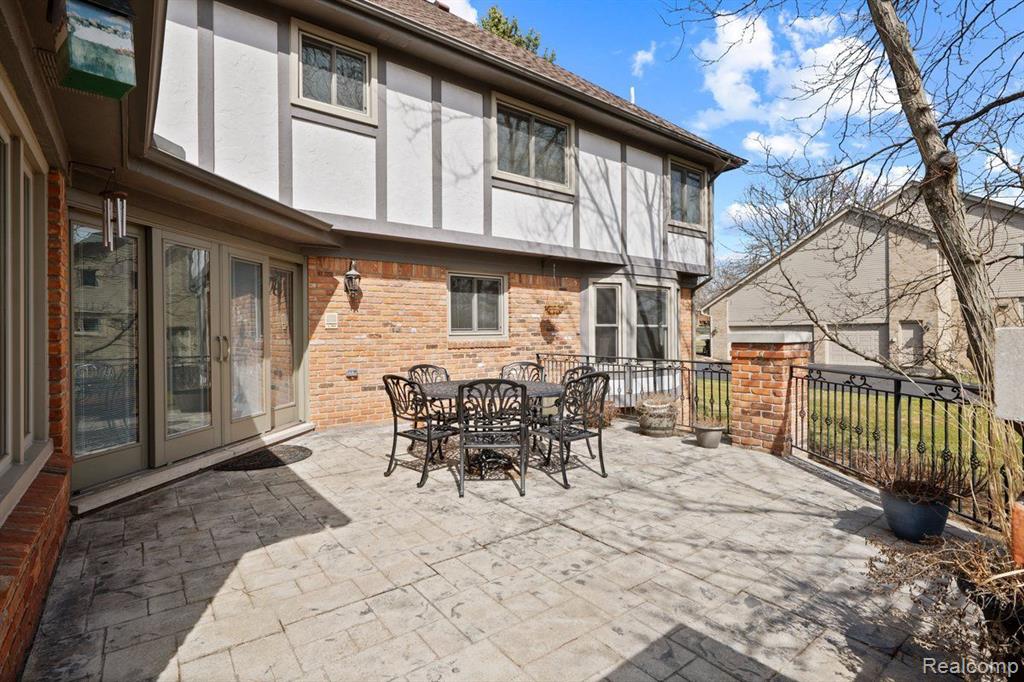 415 W HICKORY GROVE Road, Bloomfield Hills, MI 48302 — Photo 44