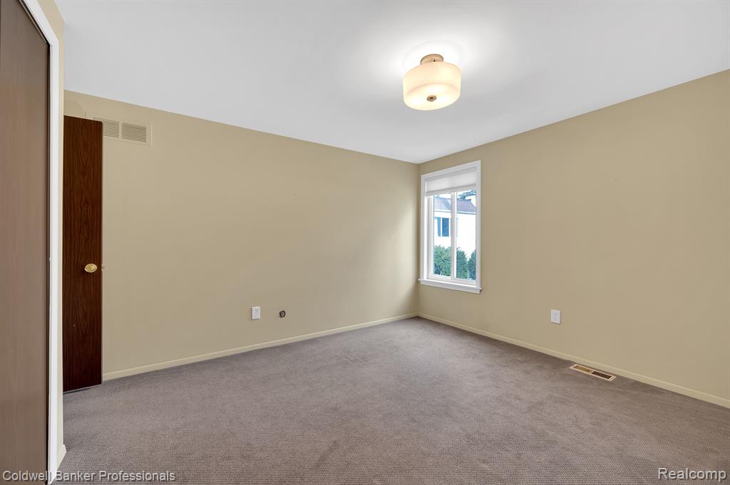 666 OXFORD OAKS Lane, 16-D, Oxford, MI 48371 — Photo 19
