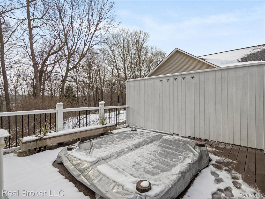 680 CRESCENT Court, Ortonville, MI 48462 — Photo 24