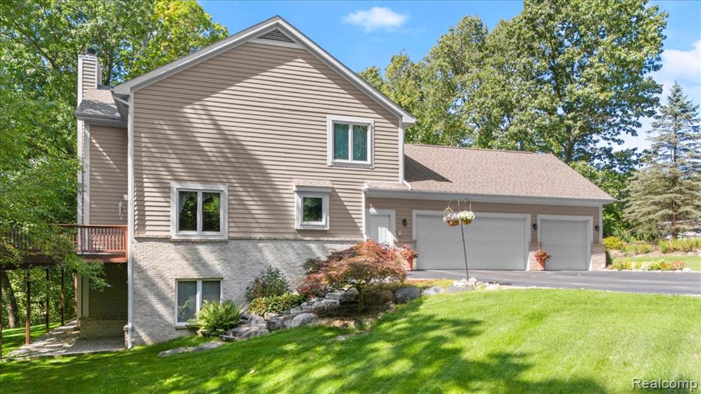 860 Galahad Drive, Ortonville, MI 48462 — Photo 47
