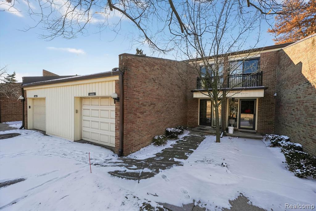 18268 University Park Drive, Livonia, MI, 48152