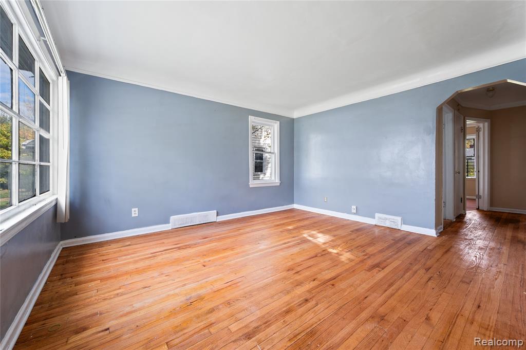 8674 Pierson Street, Detroit, MI 48228 — Photo 4