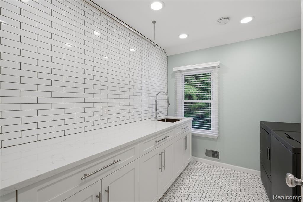 612 Brookside Avenue, Birmingham, MI 48009 — Photo 28