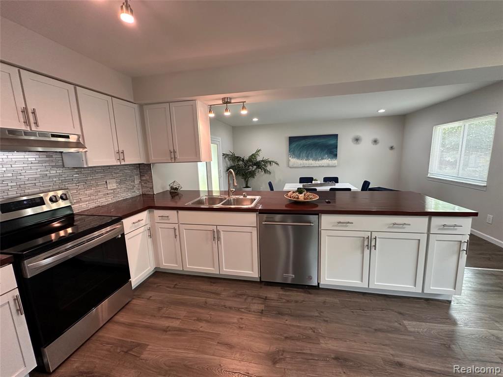 8706 Cologne Drive, Sterling Heights, MI 48314 — Photo 10