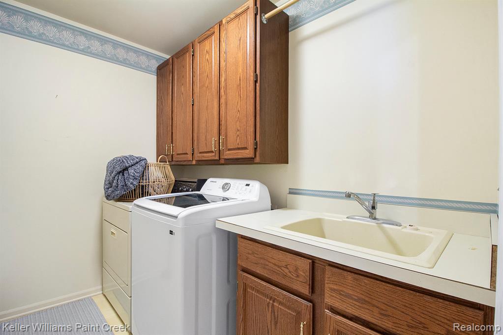 43564 Riverbend Drive N, Clinton Twp, MI 48038 — Photo 13