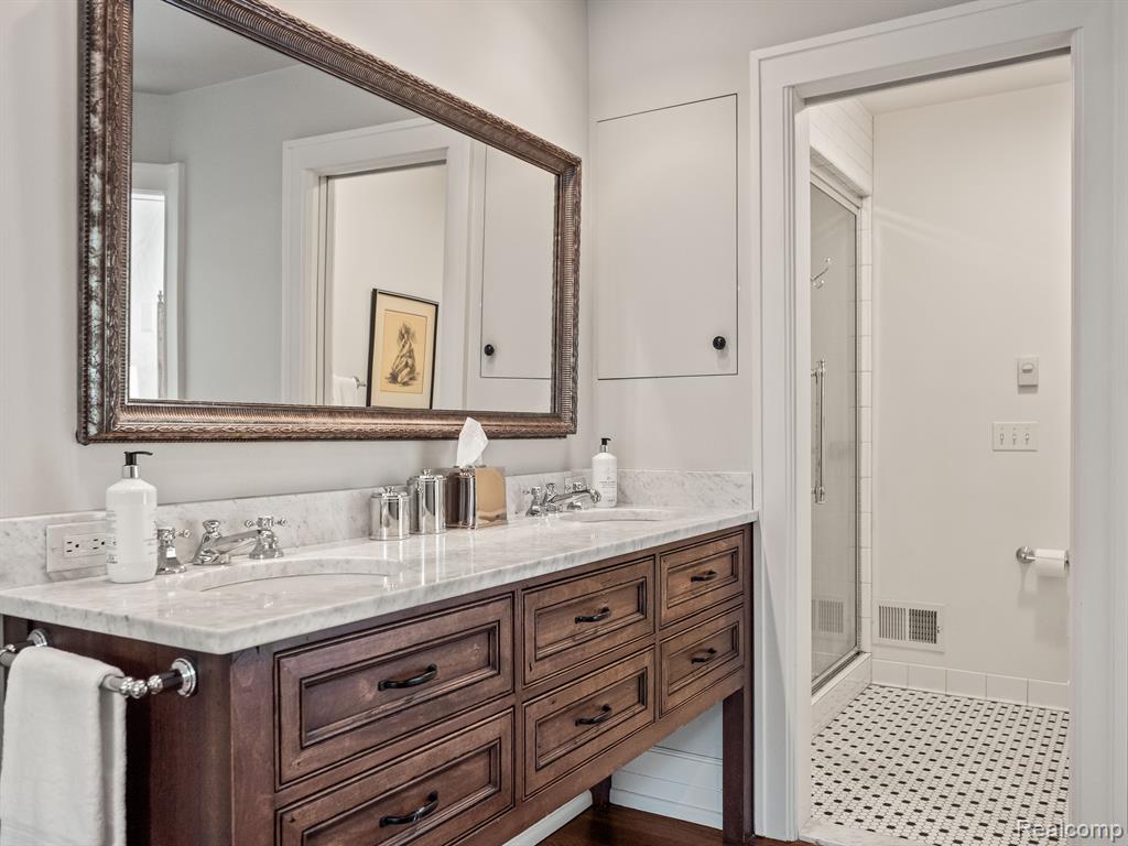404 LINDEN Road, Birmingham, MI 48009 — Photo 24