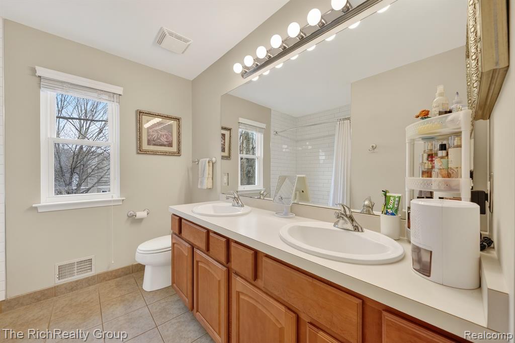 2227 Pine Bluffs Court, Highland, MI — Photo 17