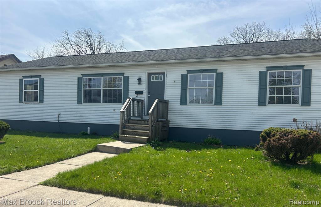 736 E GRANET Avenue, Hazel Park, MI 48030 — Photo 24