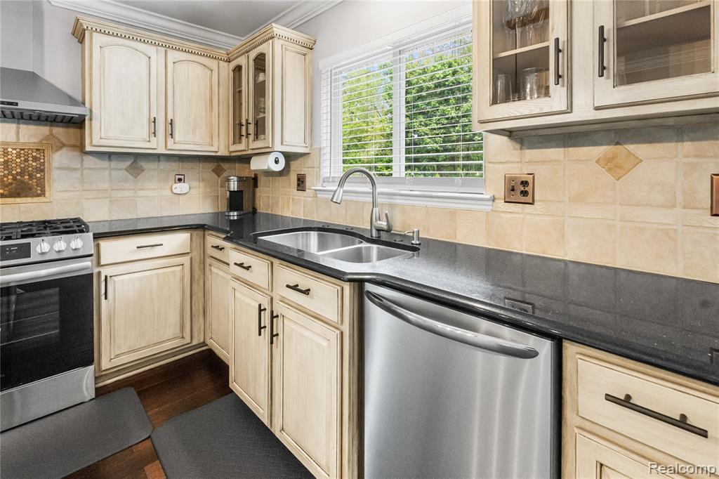 175 Franklin Lake Circle, Oxford, MI 48371 — Photo 14