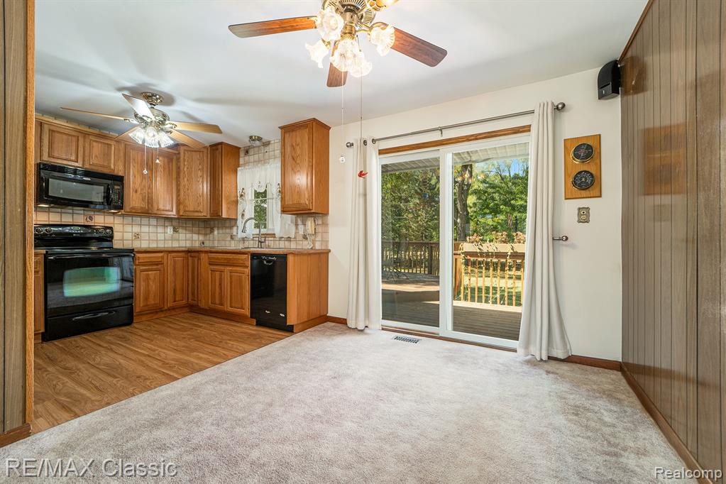 822 Manzano Drive, Wolverine Lake, MI 48390 — Photo 9