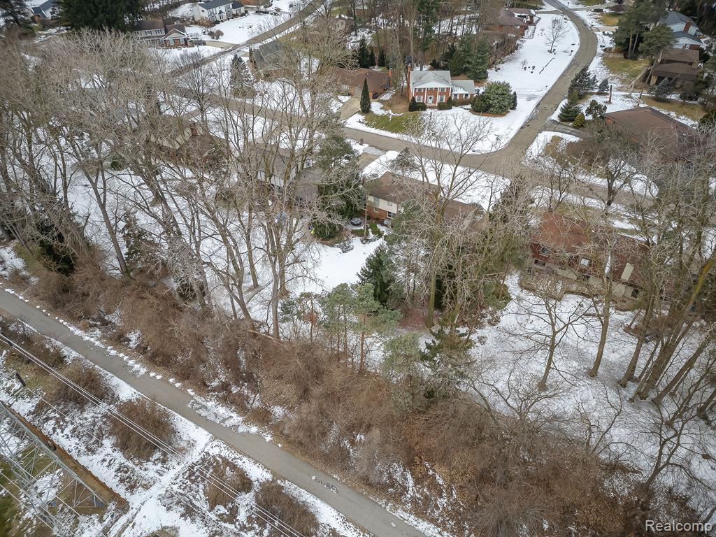53800 WOODBRIDGE Drive, Shelby Twp, MI 48316 — Photo 25