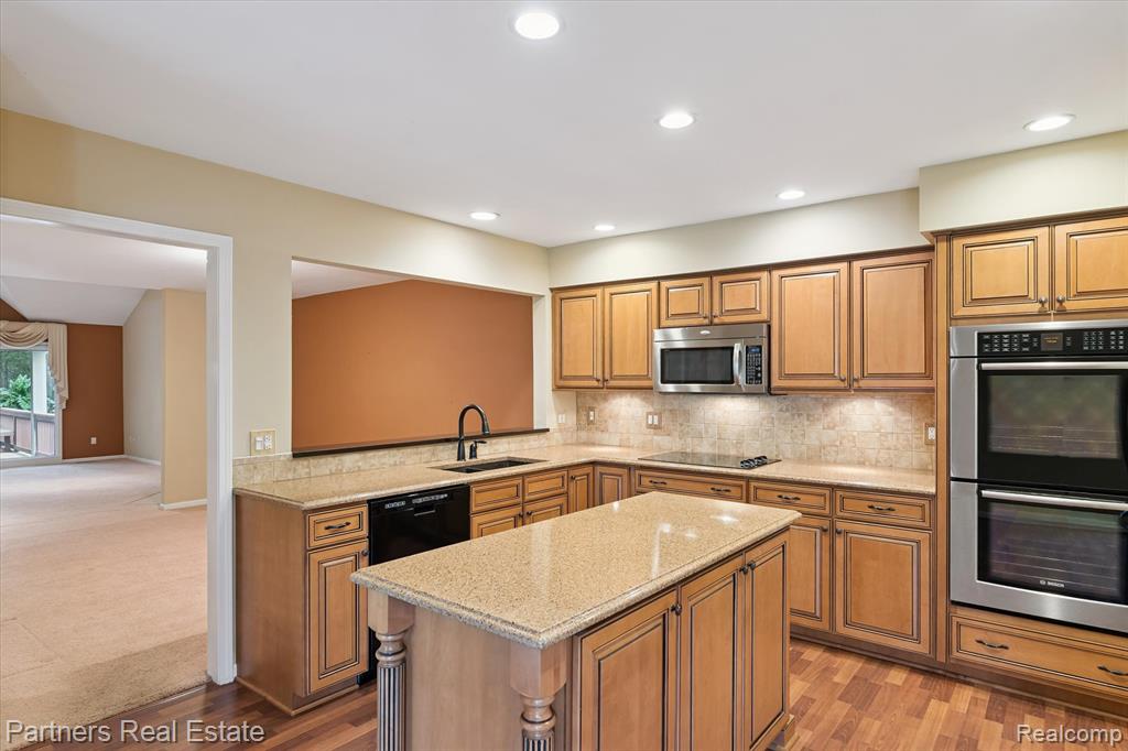 4445 Golf View Drive, Brighton, MI 48116 — Photo 14