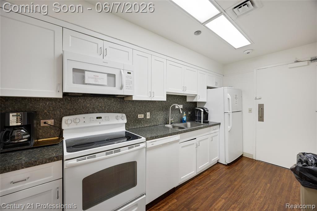 5000 Town Center, 2305, Southfield, MI 48075 — Photo 29