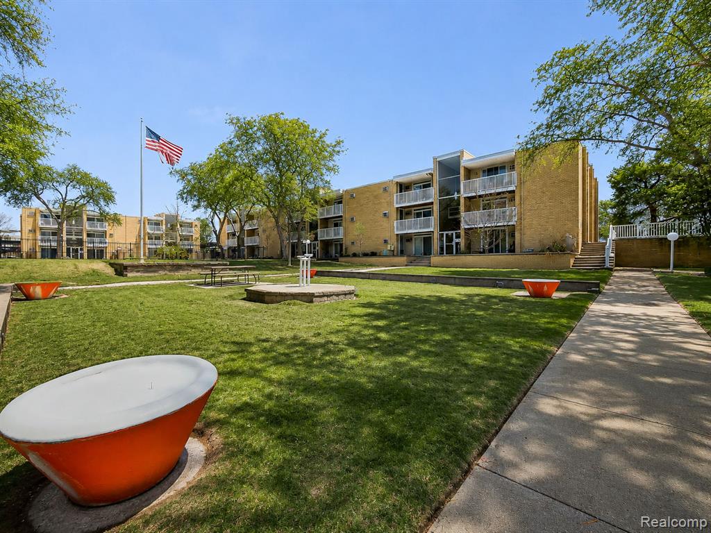 4905 Crooks A2 Road, Royal Oak, MI 48073 — Photo 24