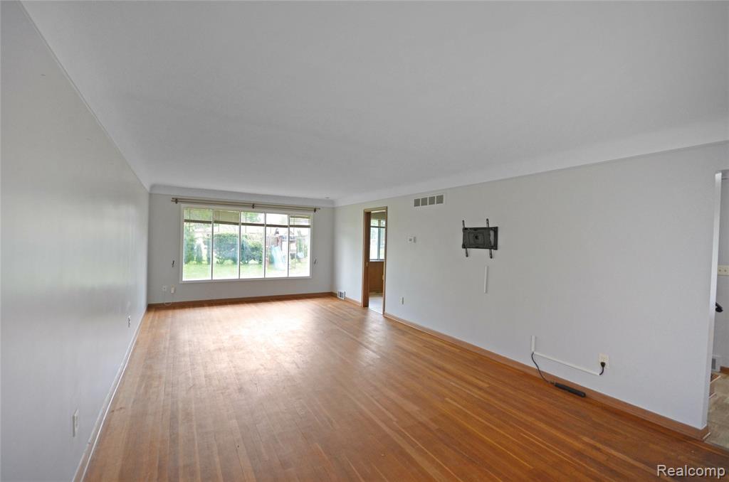 11188 Nancy Drive, Warren, MI 48093 — Photo 10
