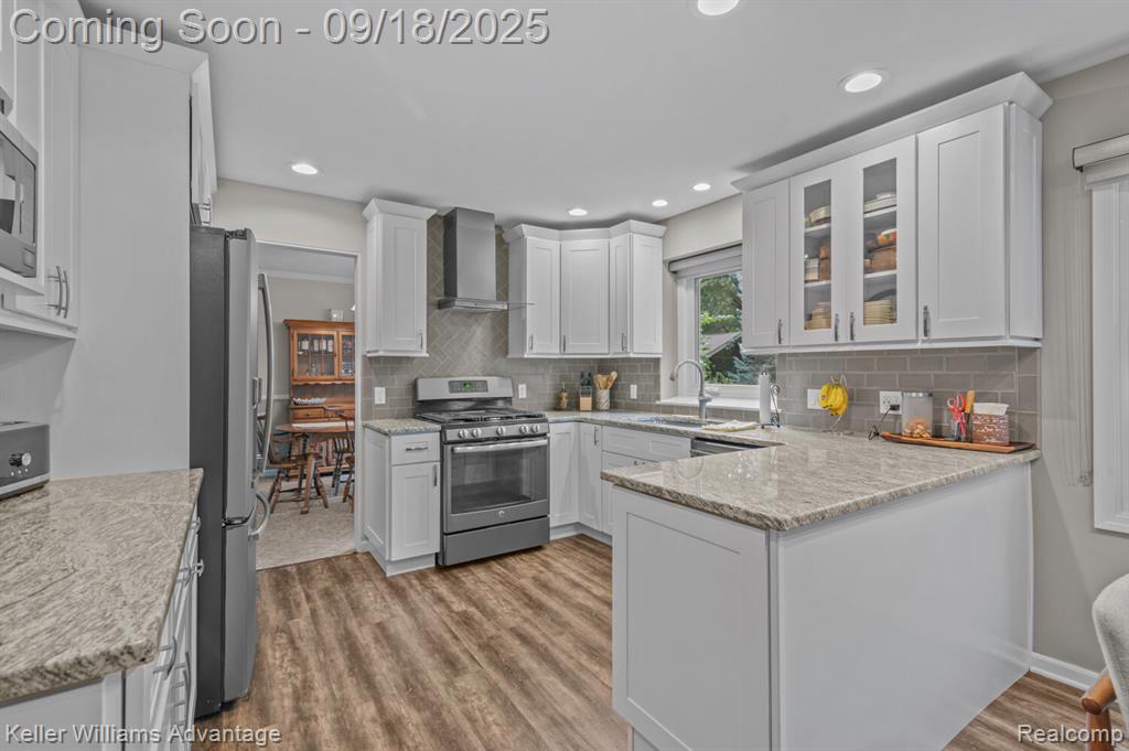 4921 Whitlow Court, Commerce Twp, MI 48382 — Photo 11
