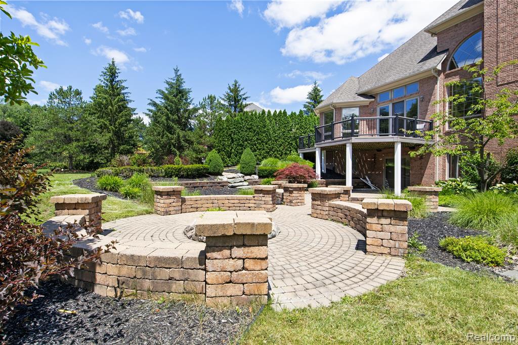 8151 ROLLING MEADOWS Drive, Canton, MI 48187 — Photo 13