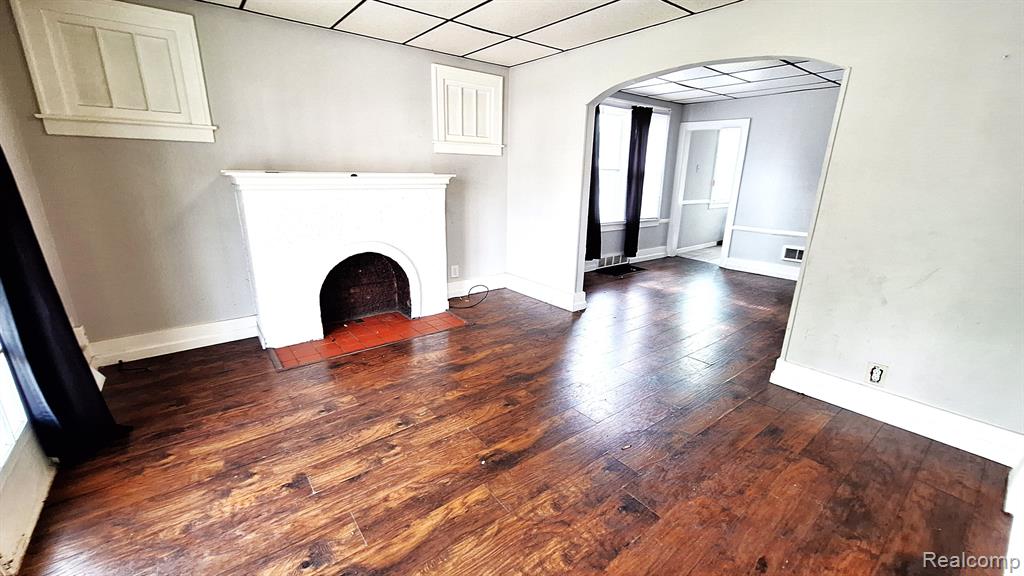 7604 JACKSON Avenue, Warren, MI 48091 — Photo 2