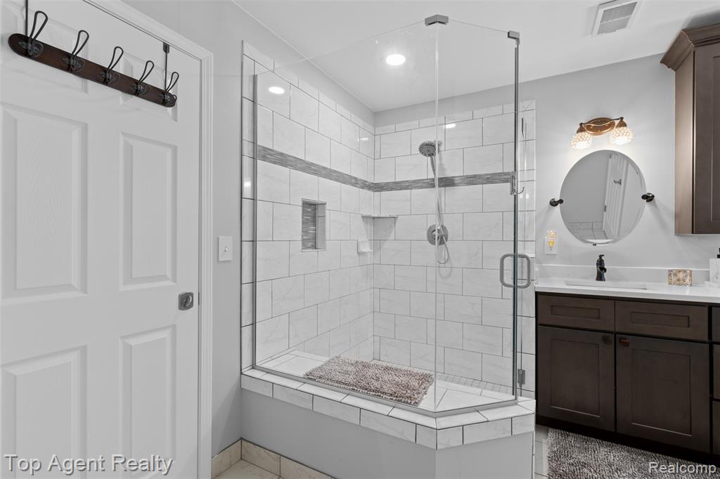 7910 ANCHOR BAY Drive, Clay, MI 48001 — Photo 30