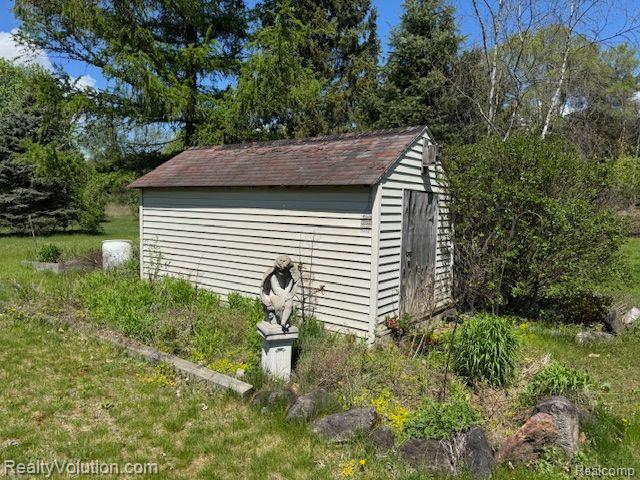 559 HEENAN Drive, Lapeer, MI 48446 — Photo 28