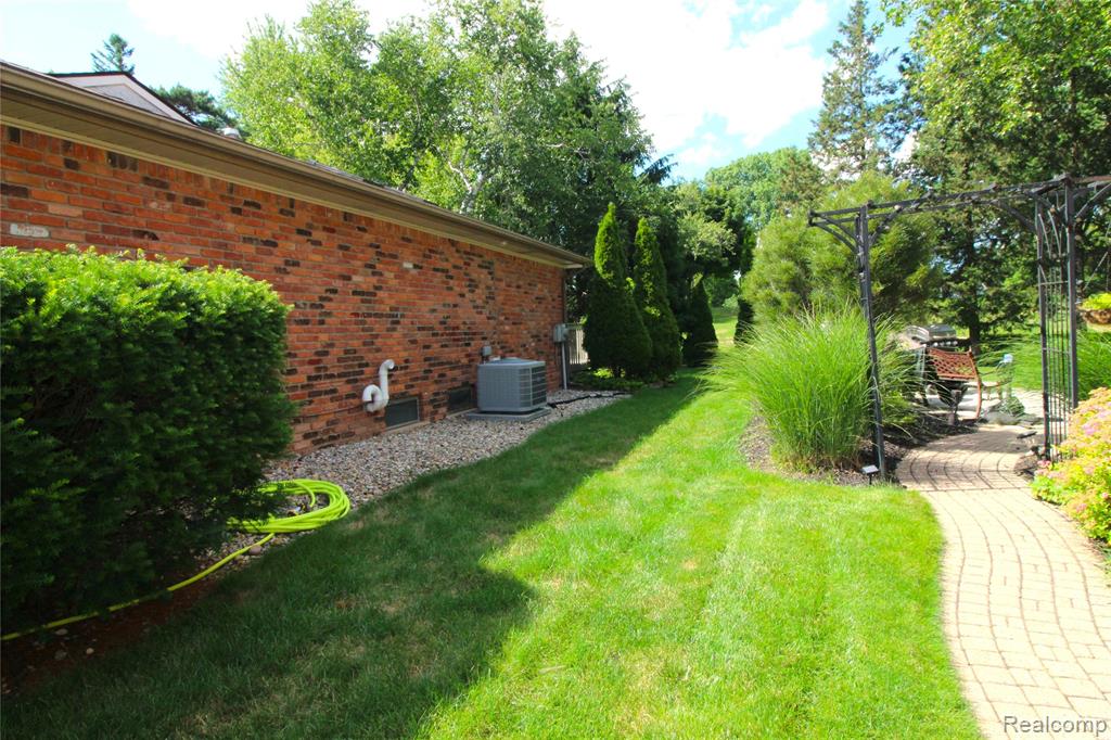 41784 Ladywood Drive, Northville, MI 48168 — Photo 37