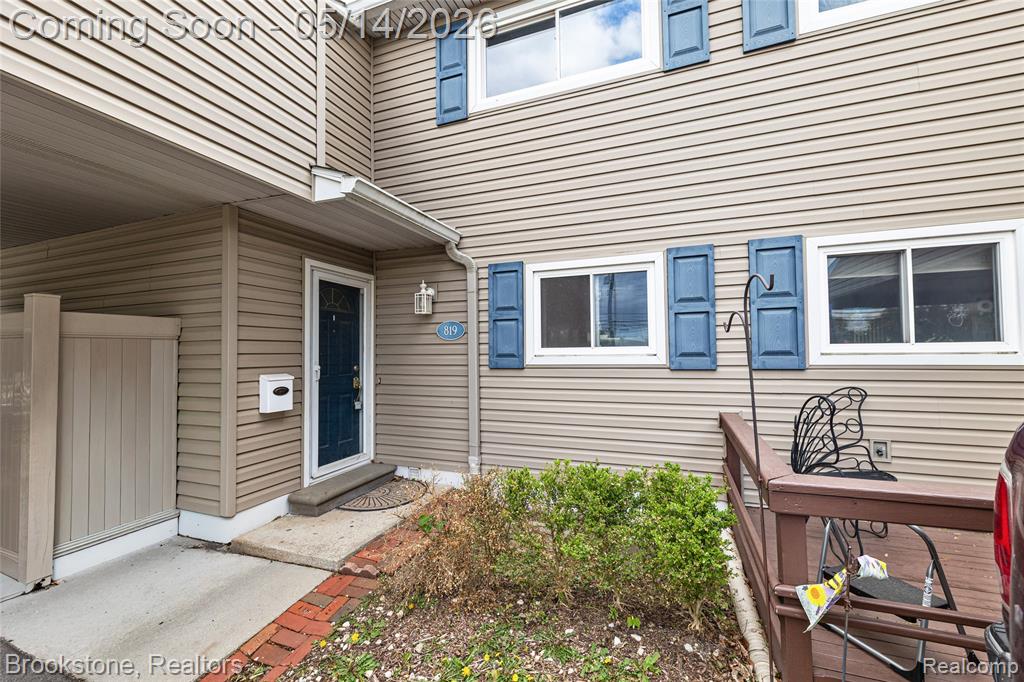 819 Kirts Boulevard, Troy, MI 48084 — Photo 2