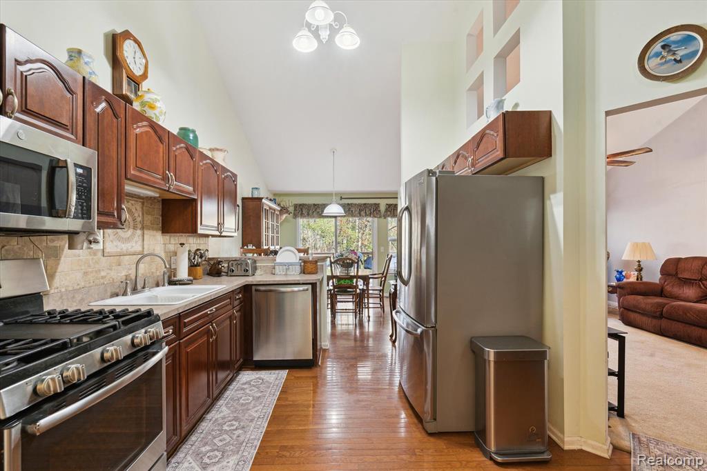 5563 PINEHURST Drive, 191, Trenton, MI 48183 — Photo 17