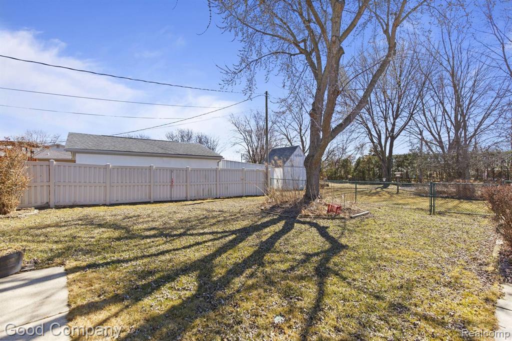 48164 MALLARD Drive, Chesterfield, MI 48047 — Photo 33
