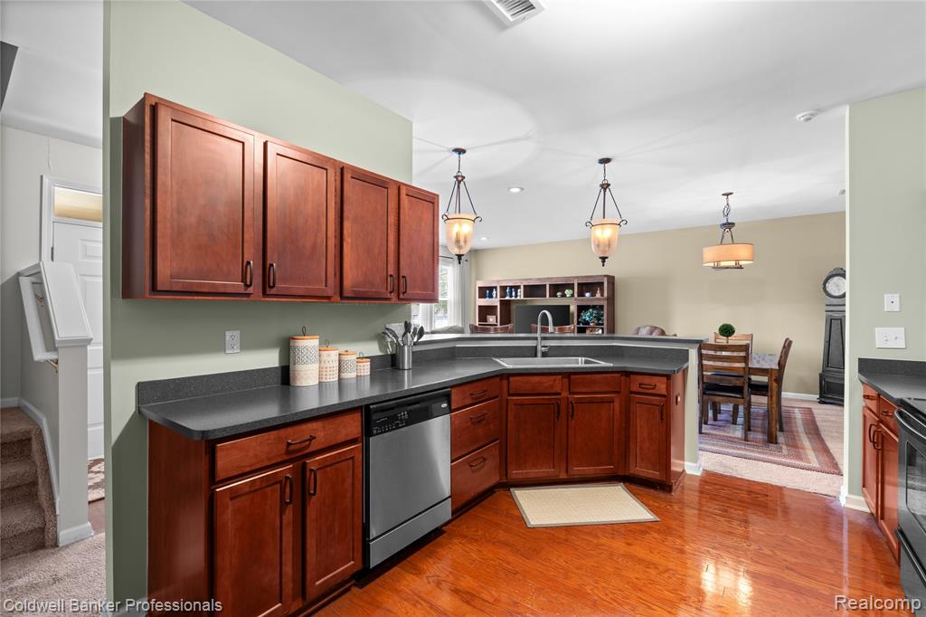 3898 Radcliff Drive, 129, Canton, MI 48188 — Photo 14