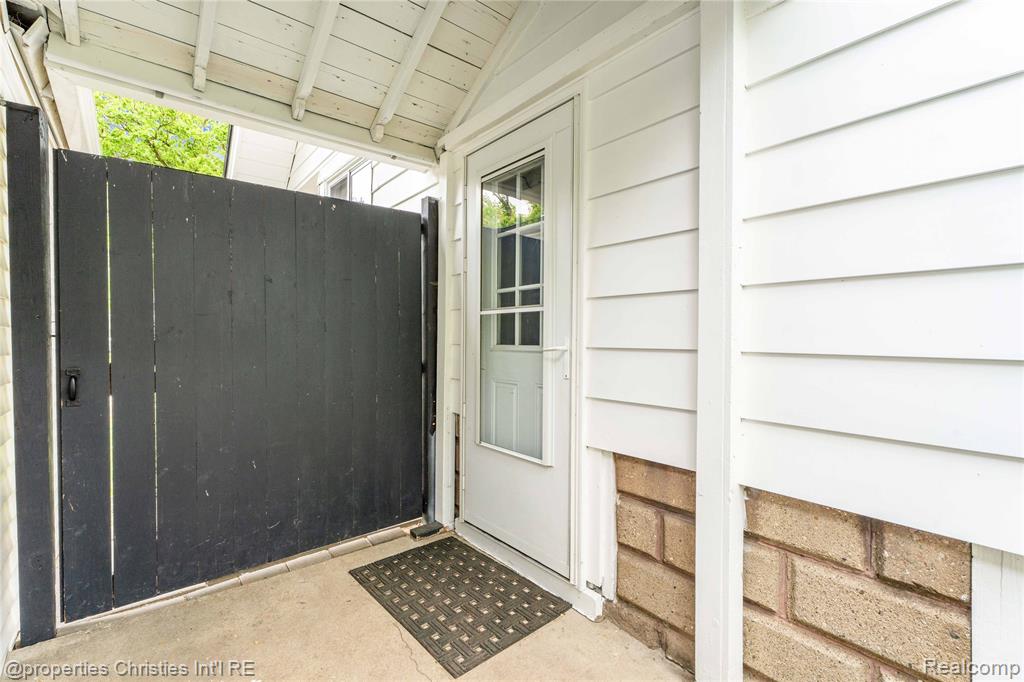 813 Catalpa Drive, Royal Oak, MI 48067 — Photo 33
