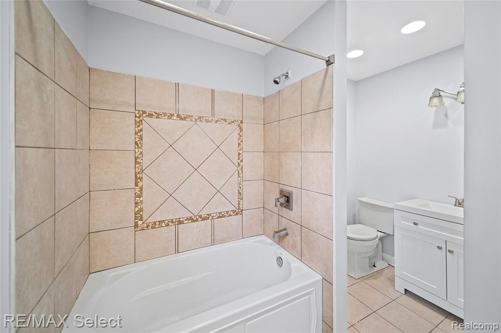 4020 Park Forest Drive Drive, Flint, MI 48507 — Photo 14